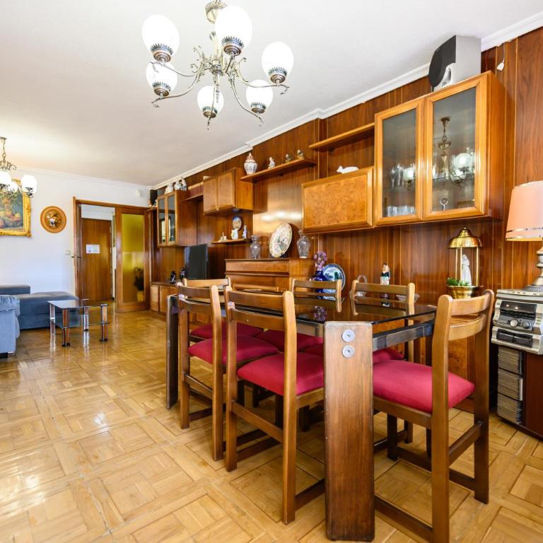 SVI166B - Amplio y luminoso piso de 3 dormitorios y 2 baños en Madrid - Alquiler temporal - Three-Bedroom Apartment - 2
