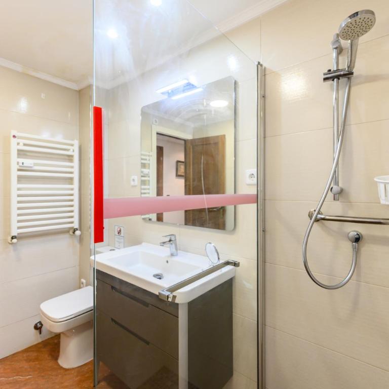 SVI166B - Amplio y luminoso piso de 3 dormitorios y 2 baños en Madrid - Alquiler temporal - Three-Bedroom Apartment - 40