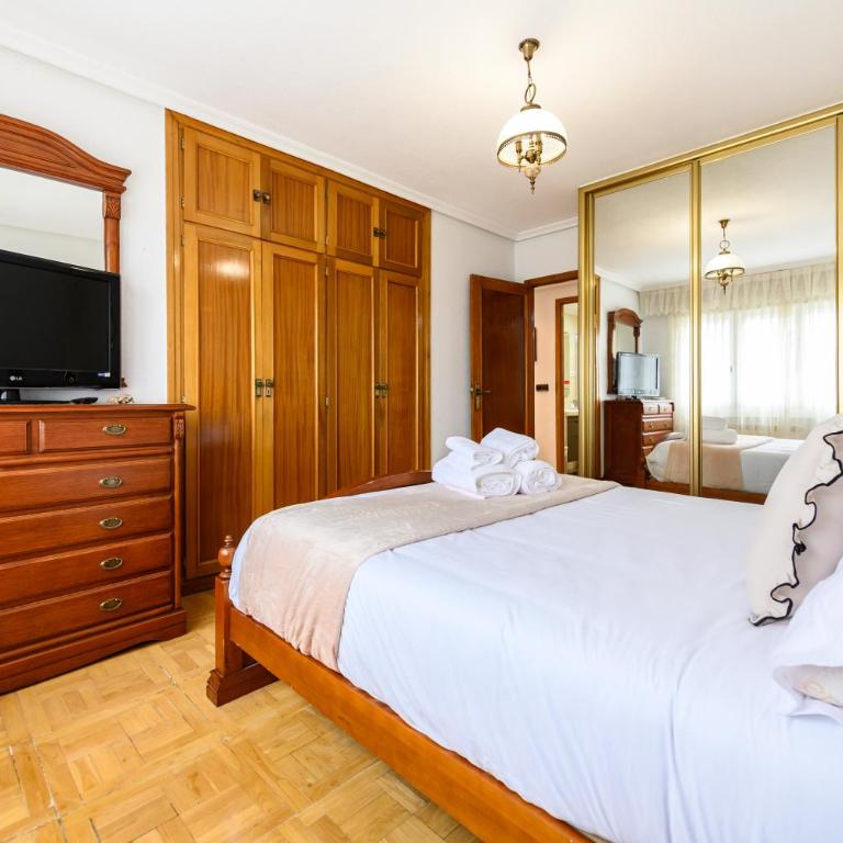 SVI166B - Amplio y luminoso piso de 3 dormitorios y 2 baños en Madrid - Alquiler temporal - Three-Bedroom Apartment - 42