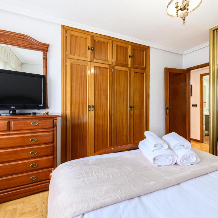 SVI166B - Amplio y luminoso piso de 3 dormitorios y 2 baños en Madrid - Alquiler temporal - Three-Bedroom Apartment - 43