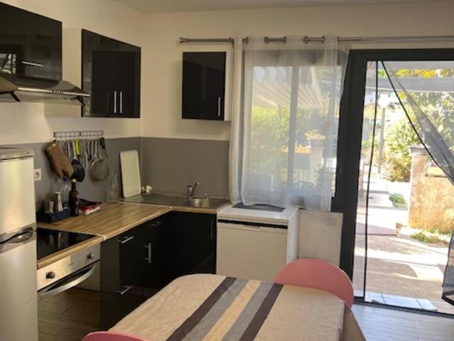 F1 140 rez de jardin - One-Bedroom Apartment - 2