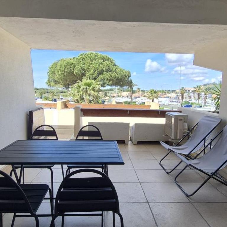 Village naturiste Cap d Agde - Coursives Port Nature 5 - Appartement Entier chambre séparée au calme - One-Bedroom Apartment - 7