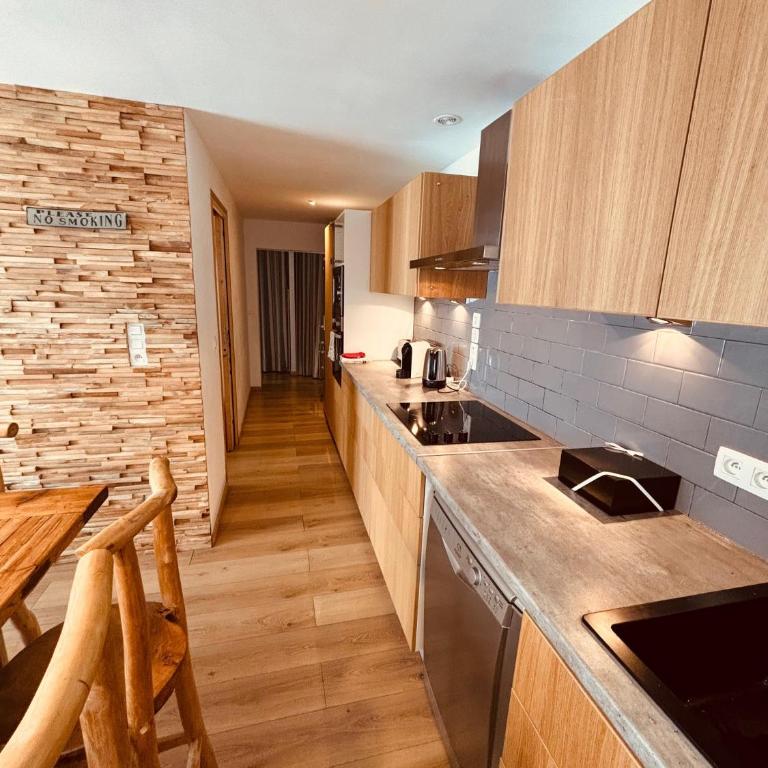Spacious and stylish flat at the foot of the Mont-Blanc ideal for ski in ski out - Appartement - 5