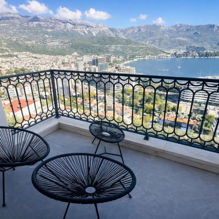 Luxury hilltop apartment with parking & sea view - One-Bedroom Apartment - 6