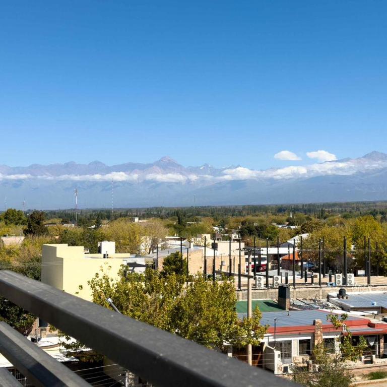 Depto de 2 habitaciones con vista a la cordillera para 4 adultos - Tupungato - Two-Bedroom Deluxe Apartment with Balcony - 20