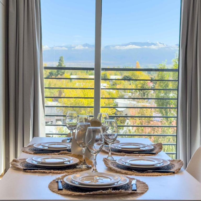 Depto de 2 habitaciones con vista a la cordillera para 4 adultos - Tupungato - Two-Bedroom Deluxe Apartment with Balcony - 16