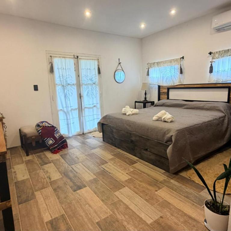 Casa quinta pileta y parrilla en General Rodríguez - Three-Bedroom Villa - 17
