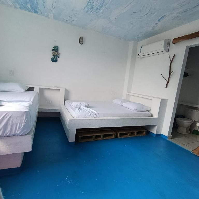 Casa Violeta Beach House - Triple Room with Sea View - 5