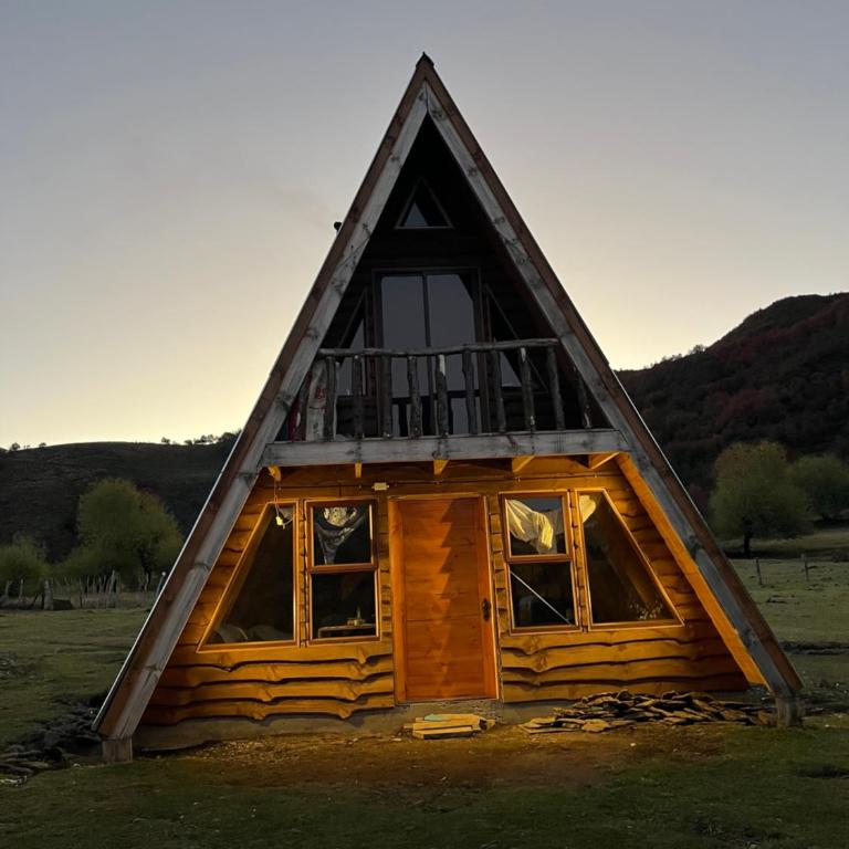 Cordillera Cabin with Alma Suiza - Two-Bedroom Chalet - 2