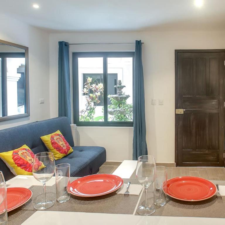 Valentina Suites by Las Flores Vacation Rentals - Deluxe One-Bedroom Apartment - 5
