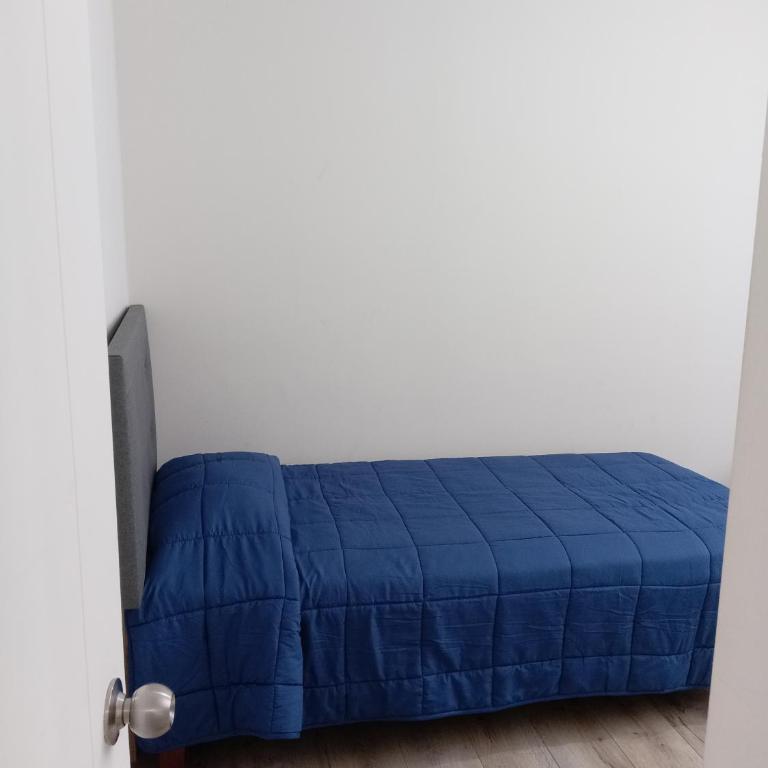 Impecable, cerca de todo - Three-Bedroom Apartment - 17