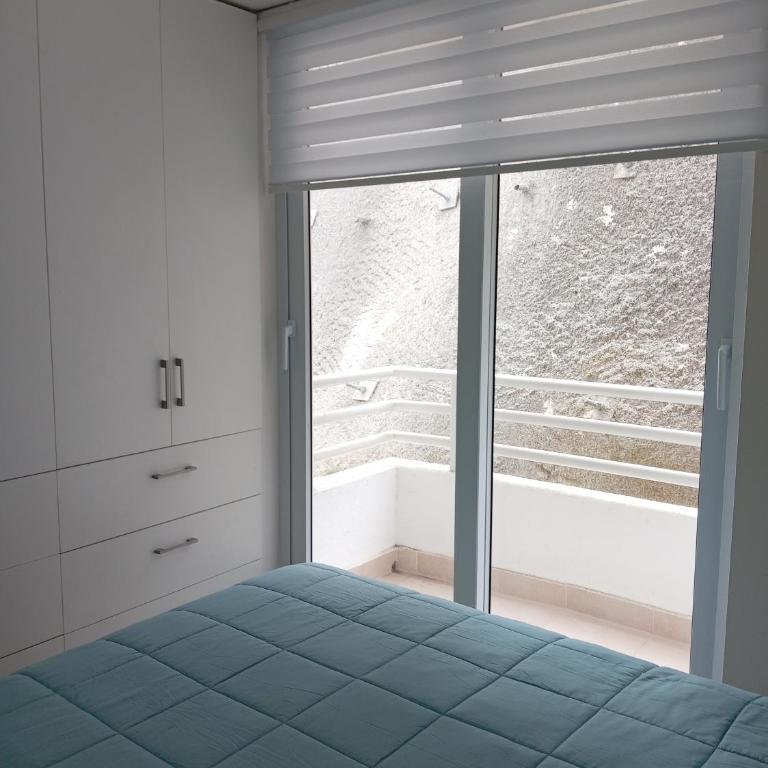 Impecable, cerca de todo - Three-Bedroom Apartment - 18