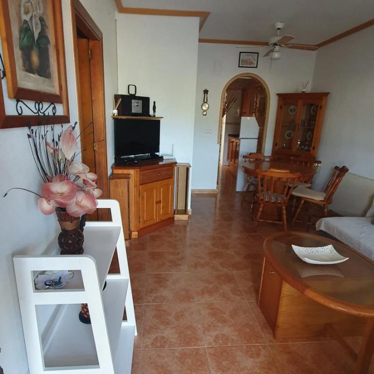 Apartment house Sungrila, 3 rooms, kitchen and terrace - Apartamento de 2 dormitorios - 4