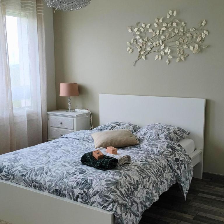 Grand Appartement 80m2 - 3 Chambres - 7 min du centre - Résidence calme - Idéal Famille - Appartamento con 3 Camere da Letto - Piano Alto - 5