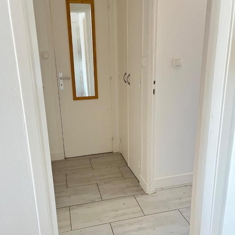 Apt 4 pers Le Lavandou bord de mer clim et parking - Two-Bedroom Apartment - 3