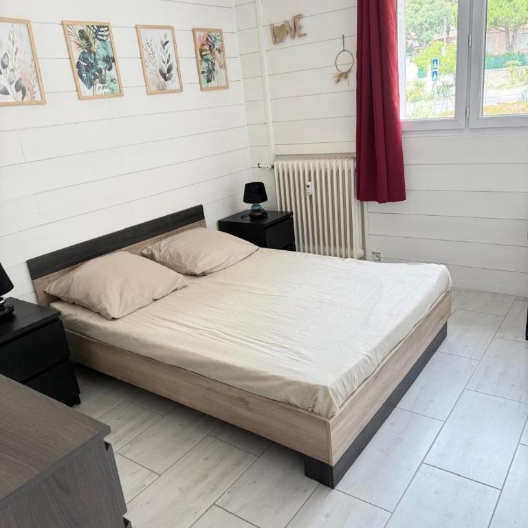 Apt 4 pers Le Lavandou bord de mer clim et parking - Two-Bedroom Apartment - 9