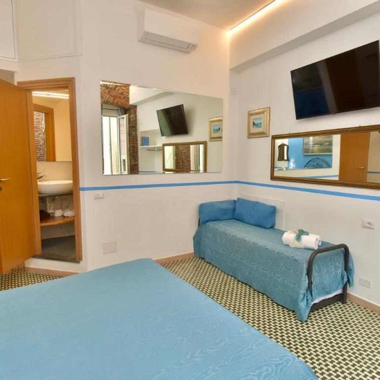 The Vernazza Main Plaza - Rooms & Apartment - Deluxe Vierbettzimmer - 16
