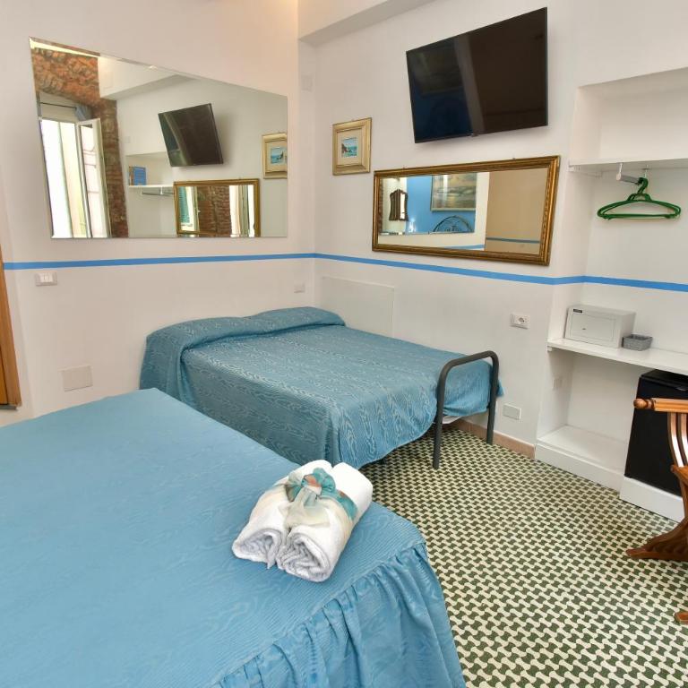 The Vernazza Main Plaza - Rooms & Apartment - Deluxe Vierbettzimmer - 12