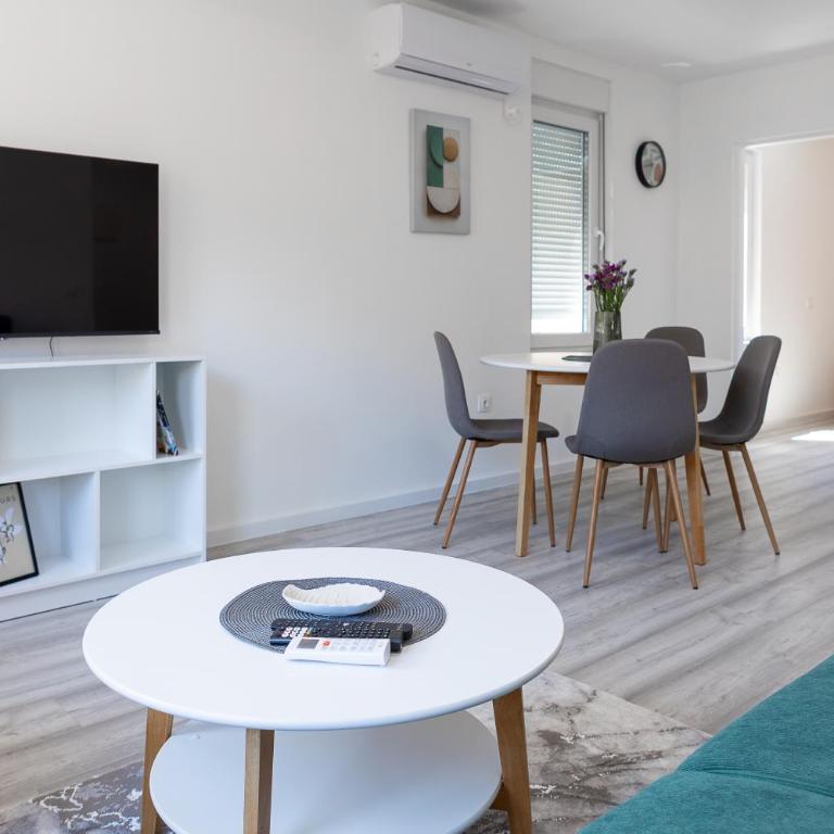 Grey Pearl Old Town with Free Parking - One-Bedroom Apartment - 23
