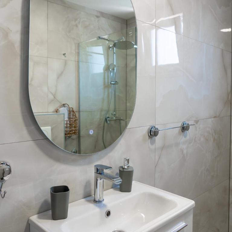 Grey Pearl Old Town with Free Parking - One-Bedroom Apartment - 13