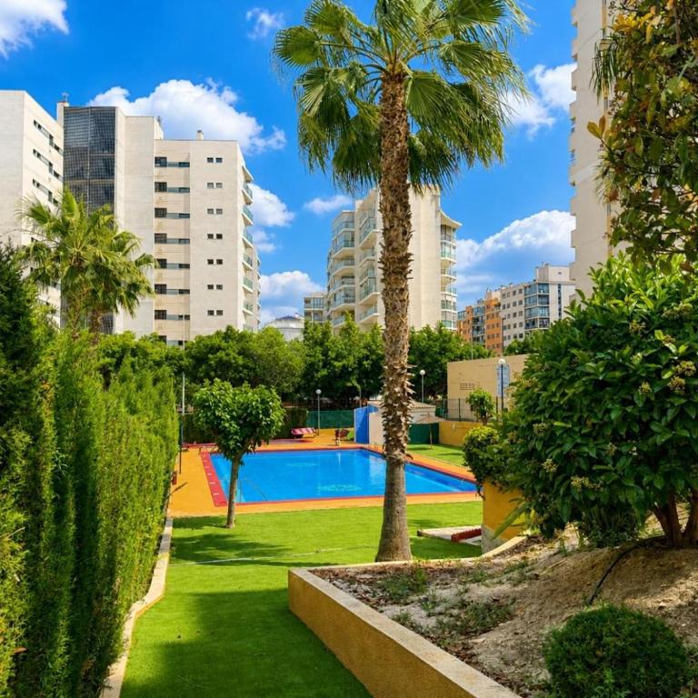 Apartamento con piscina y parking cerca del mar - Two-Bedroom Apartment - 27