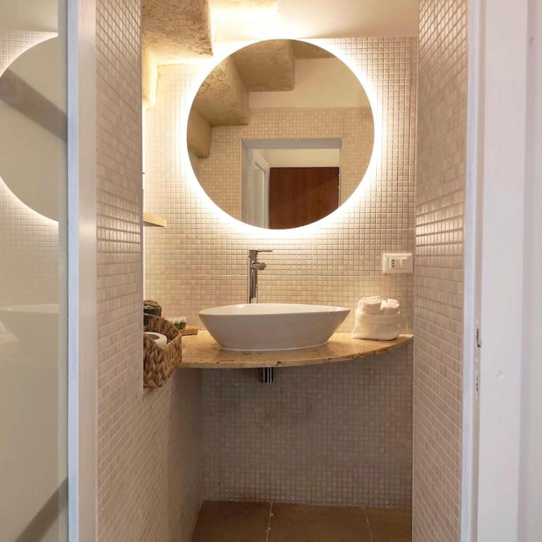 Antica Dimora con Volte a Stella dietro al Duomo con Parcheggio - Two-Bedroom Apartment - 30