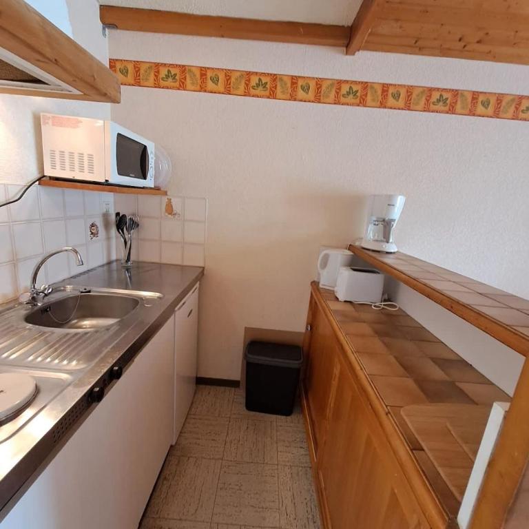 Studio rue pietonne - Apartment - 3
