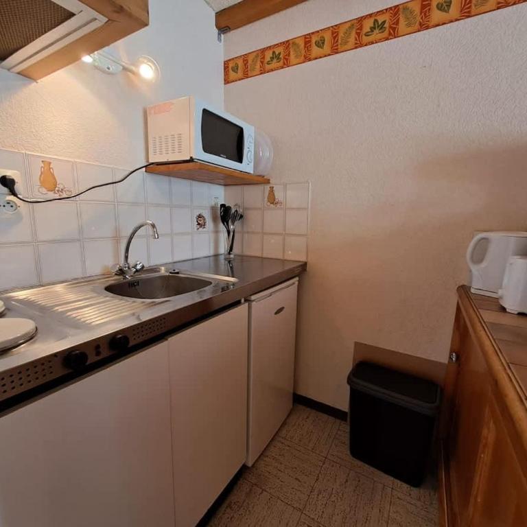 Studio rue pietonne - Apartment - 7