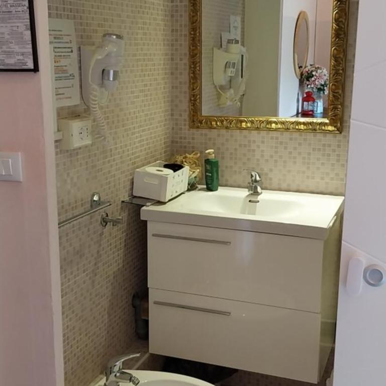 Hotel Guesthouse MASSENA - Standard Double Room - 2