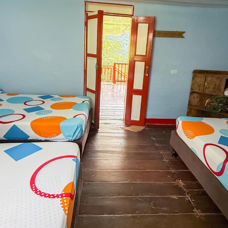 Ecohotel Bellavista Pance - Habitación Familiar con baño privado - 1