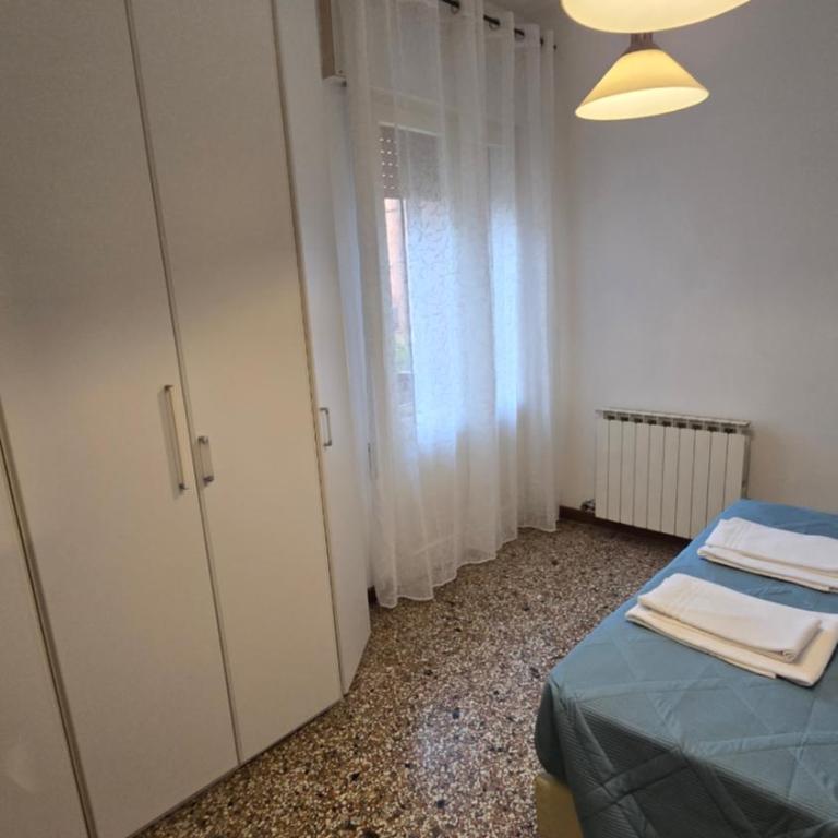 Comfort rooms in Venice - Camera Matrimoniale/Doppia con Letti Singoli con Bagno in Comune - 2