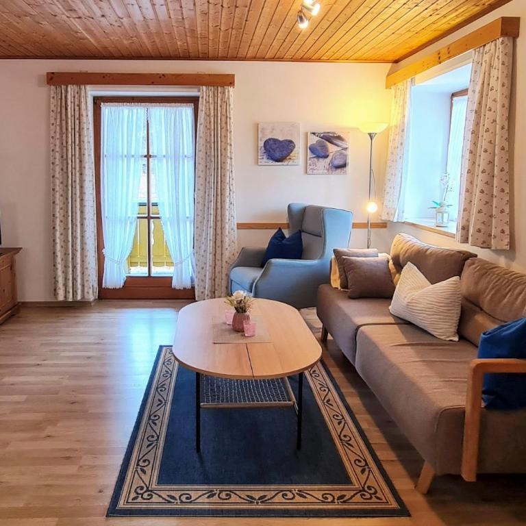 Haus Sonnenschein Ferienwohnung Hochkalter - Apartment with Mountain View - 1
