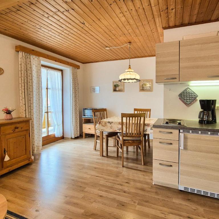 Haus Sonnenschein Ferienwohnung Hochkalter - Apartment with Mountain View - 4