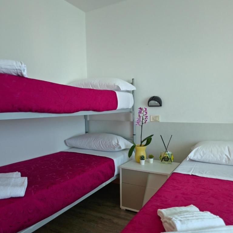 Hotel Ornella - Camera Familiare con Balcone - 9