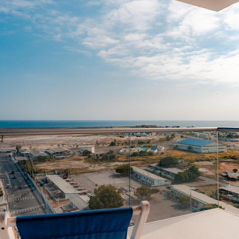 Departamento 3 habitaciones cerca de la playa - Salinas, Chichipe - Three-Bedroom Apartment - 1