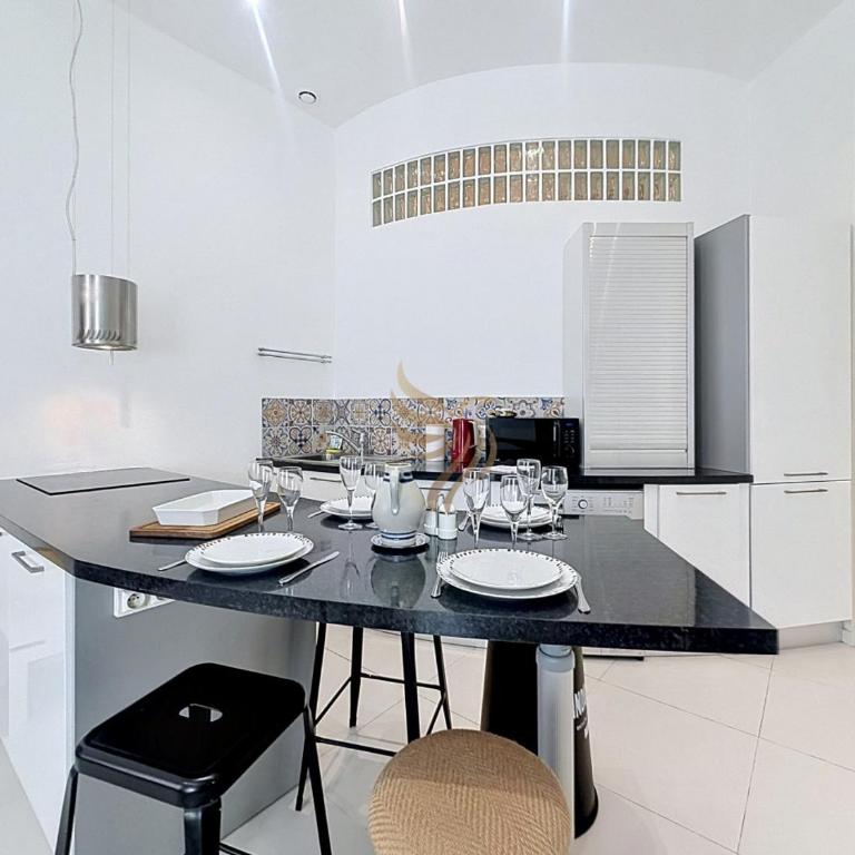 URBAN 94 WIFI CLIM 4 PERSONNES FREJUS - Apartment mit 1 Schlafzimmer - 2