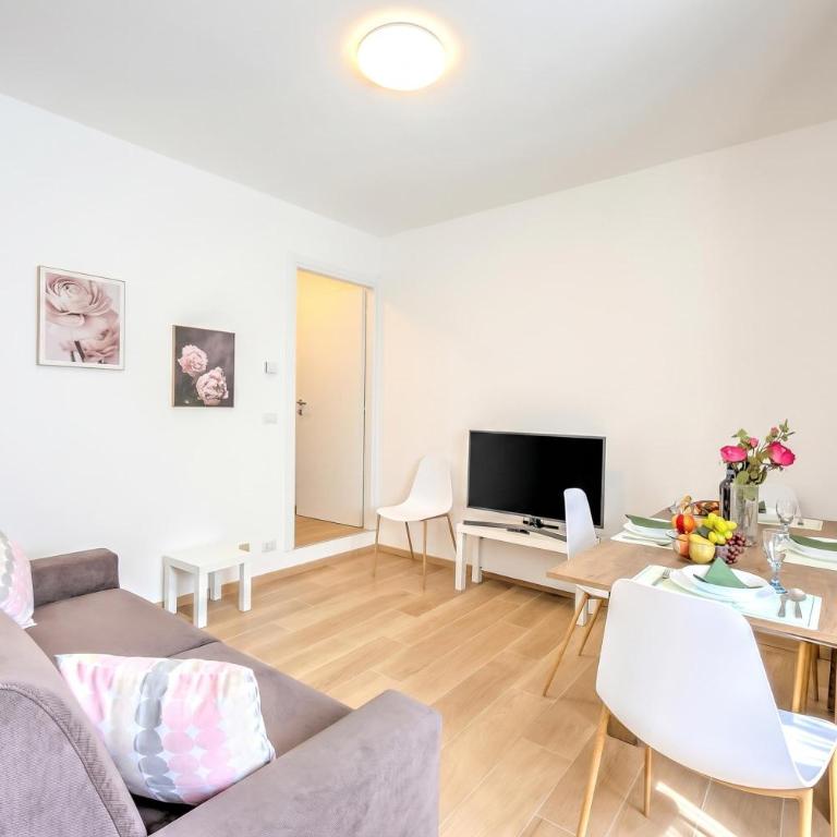 Red House: Beachfront Terrace & Private Beach - Happy Rentals - Appartamento - Piano Terra - 11