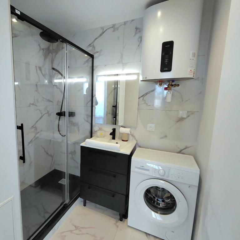 Appartements 4 Personnes - Pau Hyper Centre - Clemenceau - Appartement 1 Chambre avec Balcon et Vue sur la Ville - 6