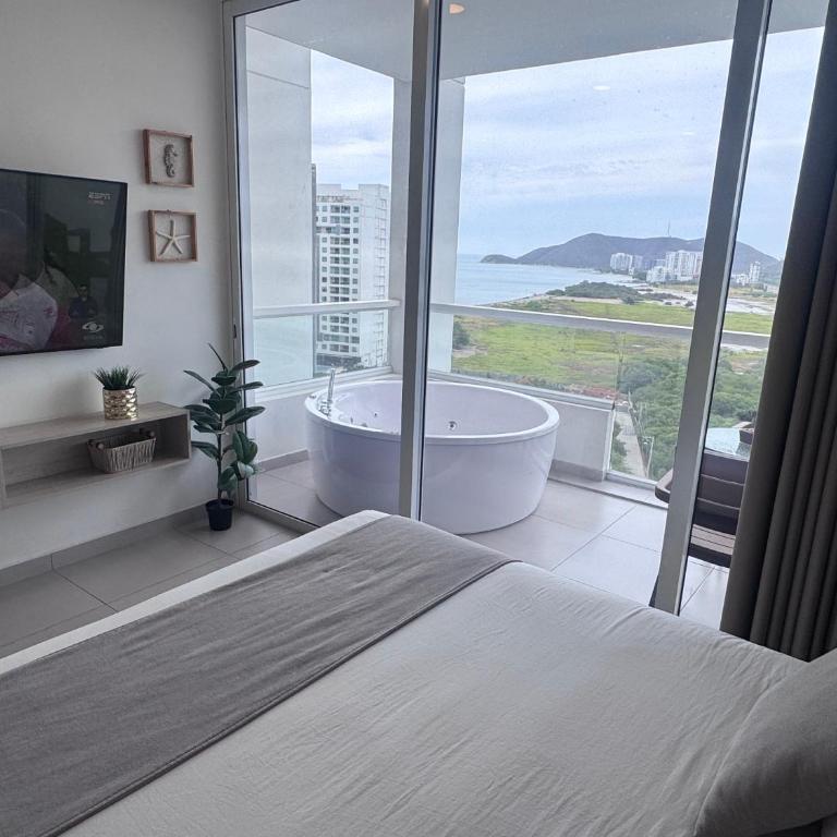 Suite con Lujoso Jacuzzi, Piso 14 y vista al mar - Apartamento de 1 dormitorio - 40