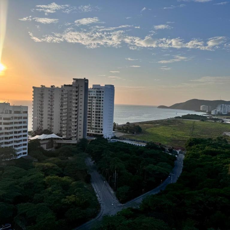 Suite con Lujoso Jacuzzi, Piso 14 y vista al mar - Apartamento de 1 dormitorio - 37