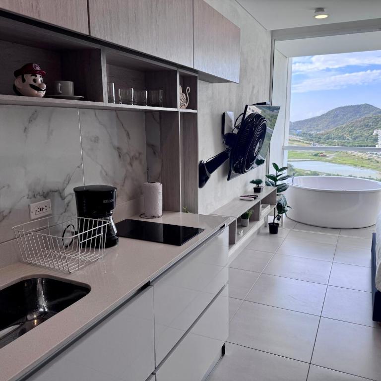 Suite Lujosa con Jacuzzi piso 14 vista al mar - Apartamento Estudio con vistas al mar - 41