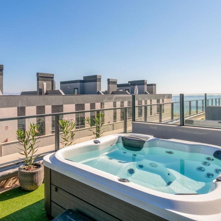 Private Jacuzzi, Garage, Sea View, AC - Two-Bedroom Apartment - 17