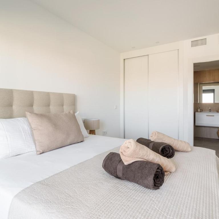Private Jacuzzi, Garage, Sea View, AC - Two-Bedroom Apartment - 13