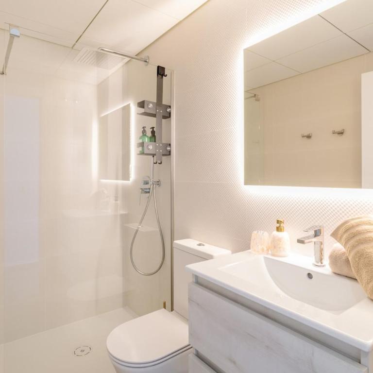Private Jacuzzi, Garage, Sea View, AC - Two-Bedroom Apartment - 18