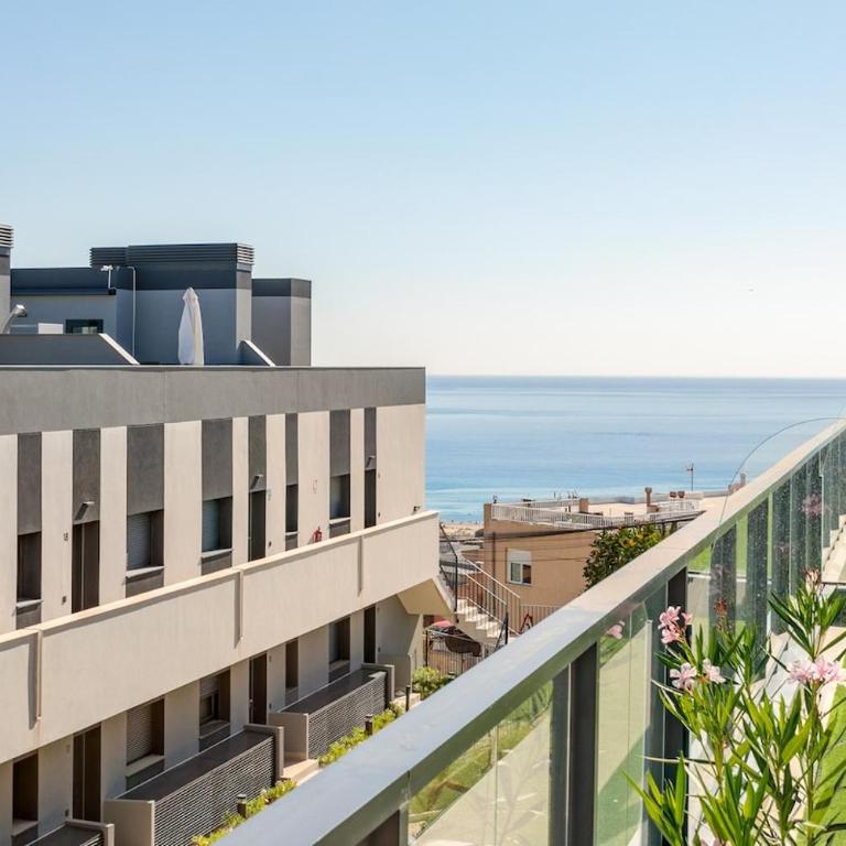 Private Jacuzzi, Garage, Sea View, AC - Two-Bedroom Apartment - 29