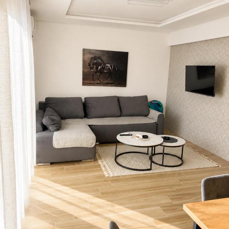 Beach Walk Apartment - Two-Bedroom Apartment - 4