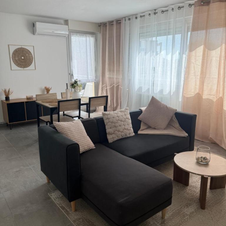 T4 design lumineux climatisé avec balcon & suite - Appartement 3 Chambres Deluxe - 9
