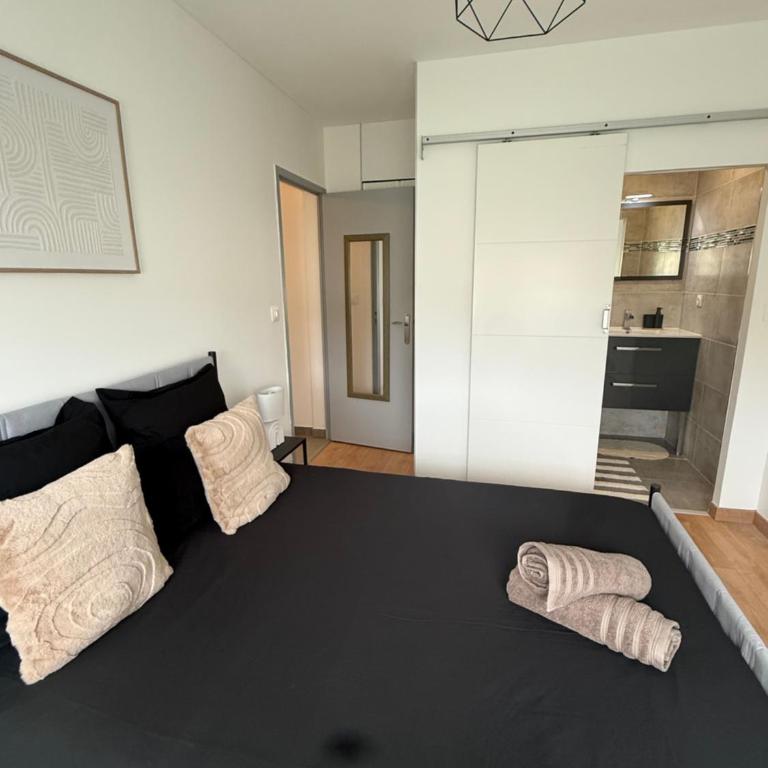 T4 design lumineux climatisé avec balcon & suite - Appartement 3 Chambres Deluxe - 16