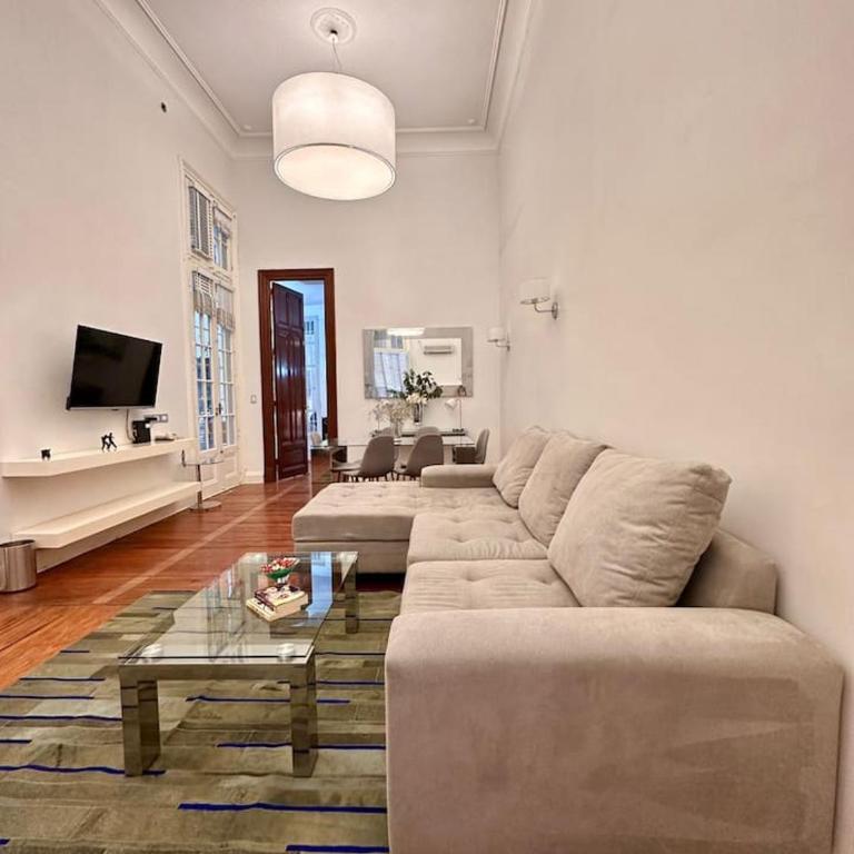 Grand Rivadavia 3-BR Ensuite High Ceiling Home - Three-Bedroom Apartment - 6