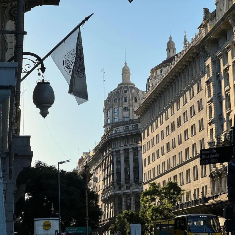 Grand Rivadavia 3-BR Ensuite High Ceiling Home - Three-Bedroom Apartment - 36